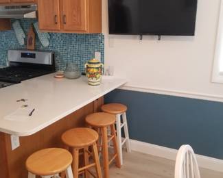 Flat screen TV with wall mount