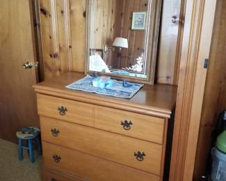 Sturdy dresser