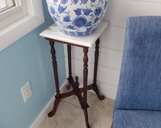 Jardinière; plant stand