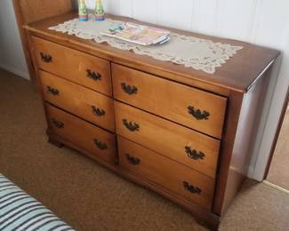 6-drawer sturdy wood dresser