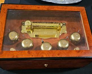 Automaton with Charger