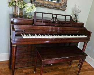 Upright Piano. Galenas.