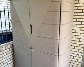 RUBBERMAID OUTDOOR STORAGE