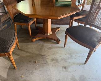 HENREDON FOLIO 6 REGENCY STYLE MCM DINING TABLE WITH 5 CHAIRS