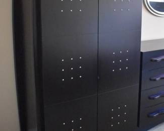 Dialogica armoire