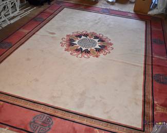 Chinese wool rug with shou medallion