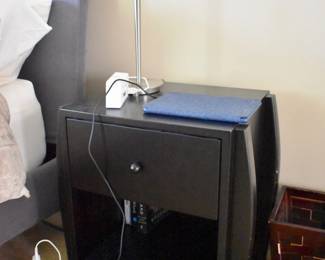 Dialogica nightstands