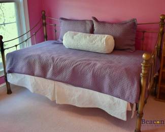 Metal day bed