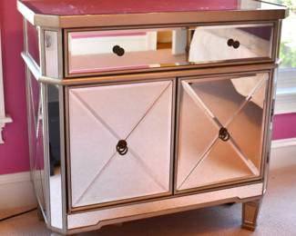 Mirrored cabinet