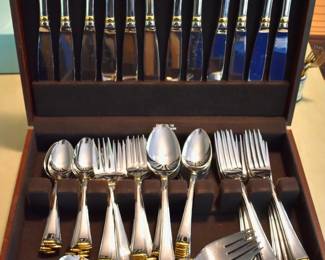 Silverplate flatware set