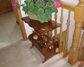 Accent table