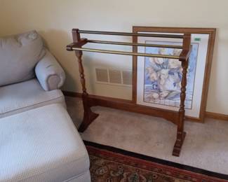 Comforter holder