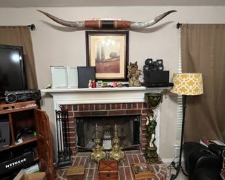 Killer a big old para Longhorns, some amazing brass and irons and a fantastic Victorian style enameled planter… Athena?