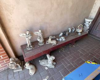 Yard art statuary