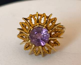 585 14K Gold Amethyst Ring