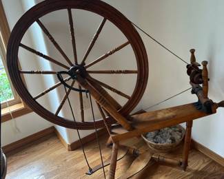 Vintage spinning wheel