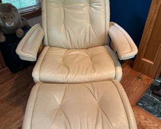 Leather lounge chair with ottoman
