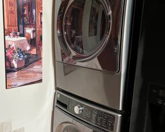 Kenmore Washer and Electric Dryer w/Transferable Warranty Expires 10/25/2028