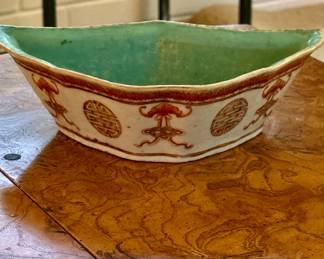 Late 18th C Chinese porcelain dish