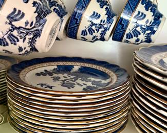 Huge set of Booth’s Real Old Willow 1940s