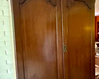 Large mahogany wardrobe circa 1920-30