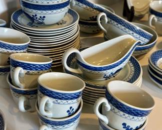 Large set of delftware