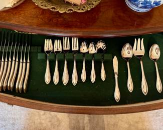 Oneida American Harmony Stainless Flatware / Ten 4-piece place settings w/serving pieces