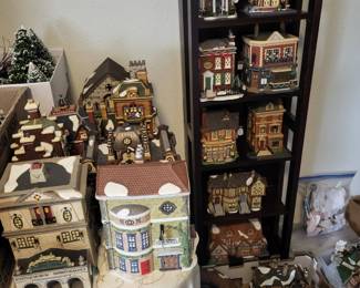 Dickens Heritage Village
Dept 56
Christmas Villages