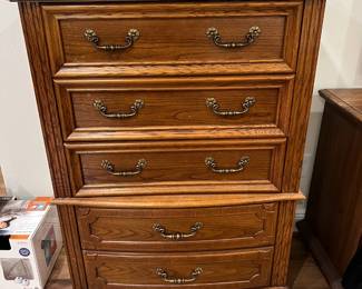 Chest of drawers