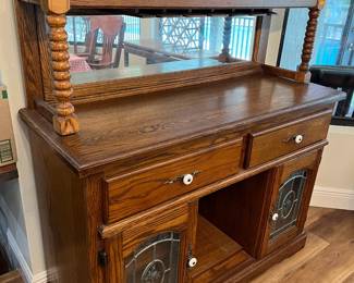 Buffet/wine bar