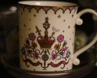 Shaving Cup Commemorating the Anniversary of Queen Elizabeth's Reign - Long Live the Queen