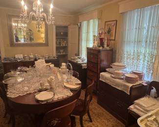 Dining Room Set - 8 Chairs and Empire Oval Table with 2 leafs. Table Cloths included
