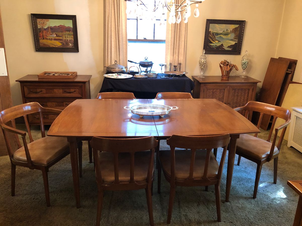 Mid-century modern Dining room table with six chairs