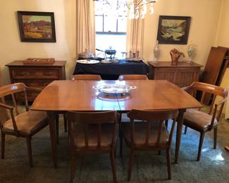 Mid-century modern Dining room table with six chairs