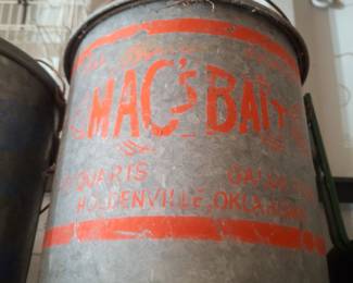 Minnow bucket