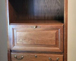 Bar hutch