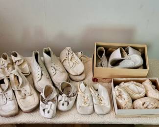 Vtg baby shoes 