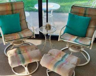 Patio chairs w ottoman 