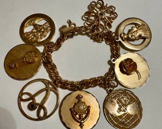 Avon charm bracelet 1/10 10K GF