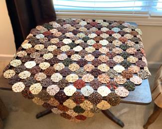 Claw leaf table
Handmade cover