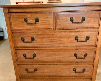 Chest of drawers