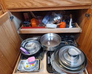 Lots of bakeware and kitchenware