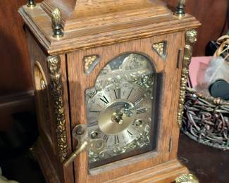 Mandle clock