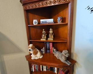corner display and bookshelf