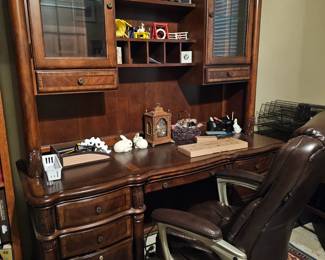 elegant office center