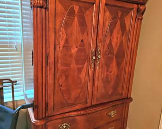 Office hutch