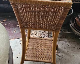 wicker plantstand