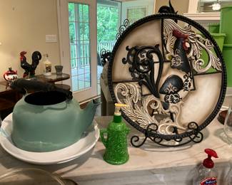 Kitchen - sap dispenser large Chicken platter on stand