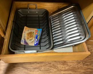 Kitchen - roasting pan & broiler