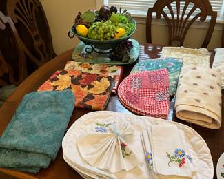 Dining room - items on table